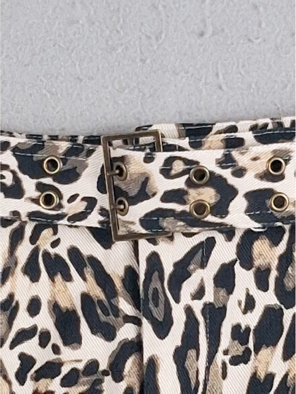 Francesca's Mi Ami Leopard Print Belted Denim Mini Skirt Medium Womens
